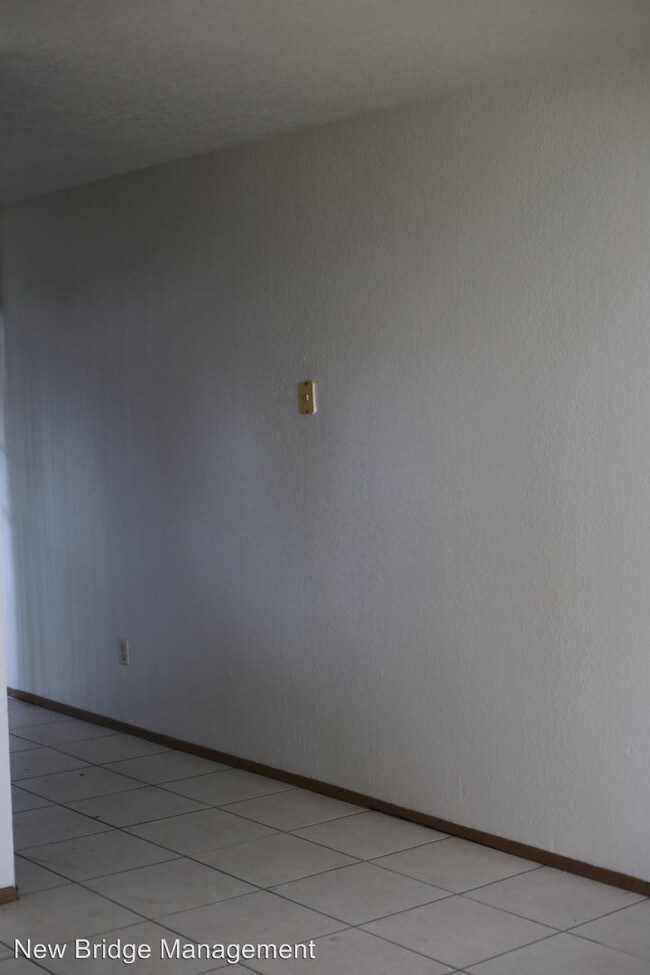 Foto del edificio - 1180 Kenwood Ave