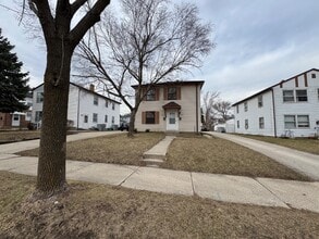 Building Photo - 4608-4610 W Howard Ave