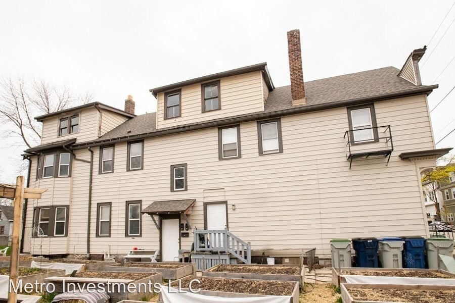 Primary Photo - 829 E Clarke St