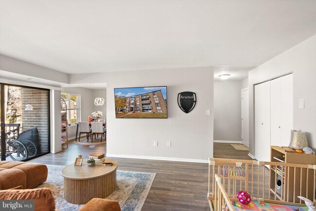 Foto del edificio - 9728 Kingsbridge Dr