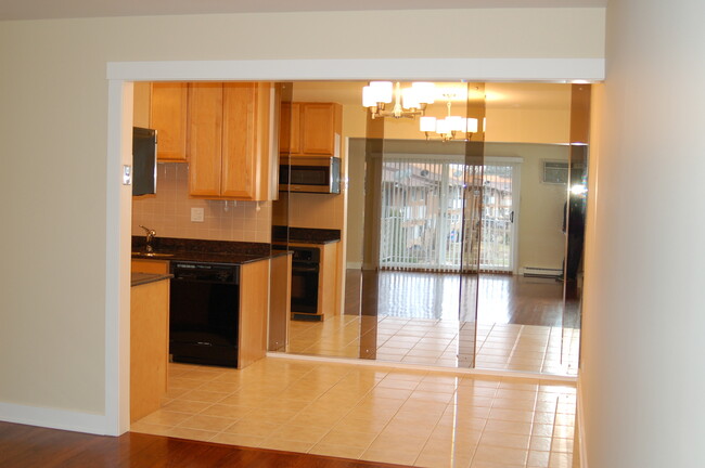 Foto del edificio - 870 E Old Willow Rd