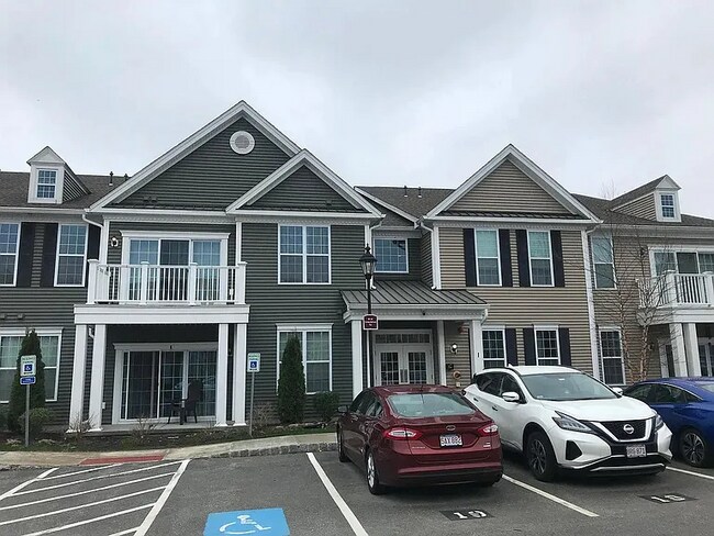 Foto del edificio - 104 Corning Fairbanks Way