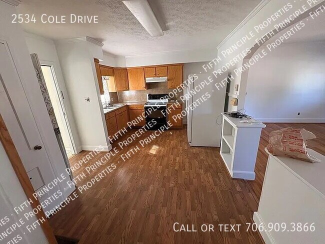 Foto del edificio - 2534 Cole Dr