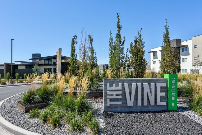 Building Photo - 651 E 180 N