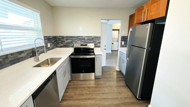 Foto del edificio - 2536 Woodgate Blvd