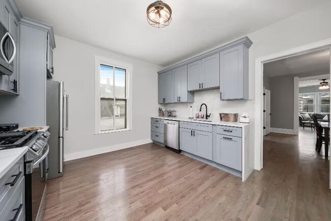 Foto del edificio - 2962 N Clybourn Ave