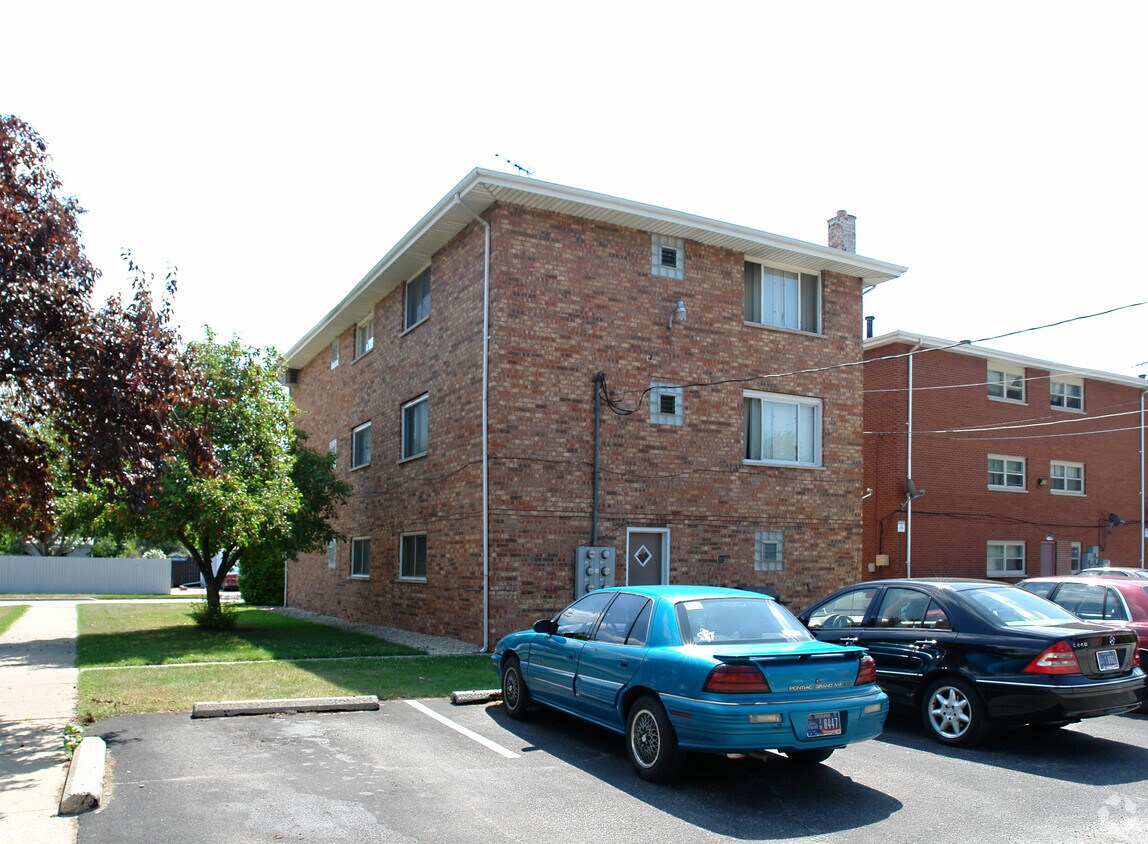 Building Photo - 7100 Idaho Ave