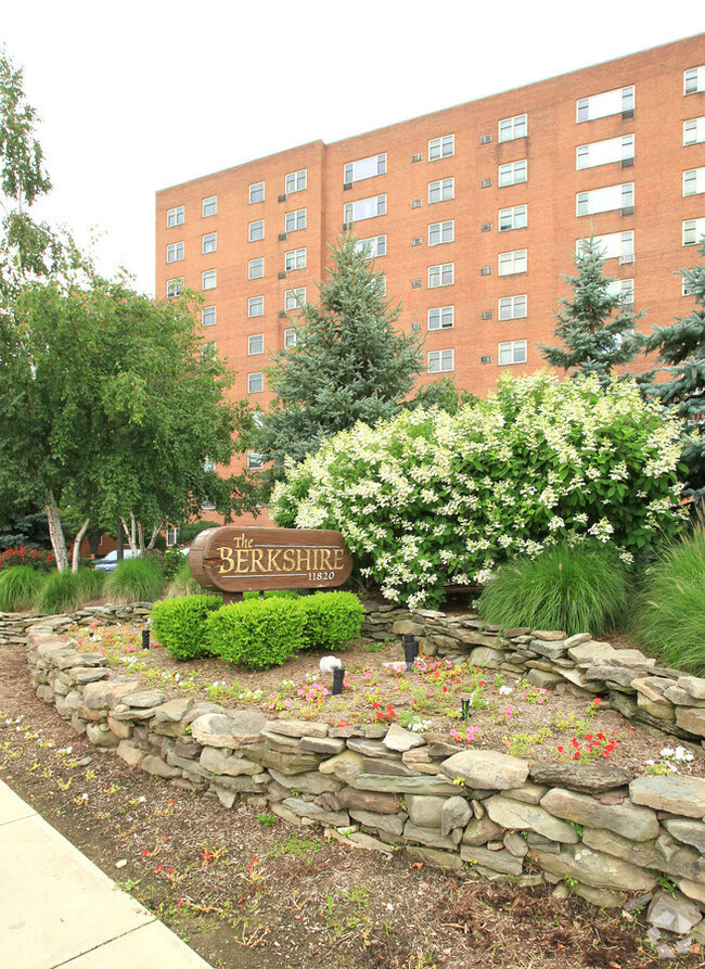 Foto del edificio - 11820 Edgewater Dr