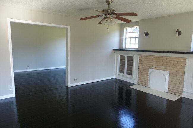 Foto del edificio - 1020 Salem St