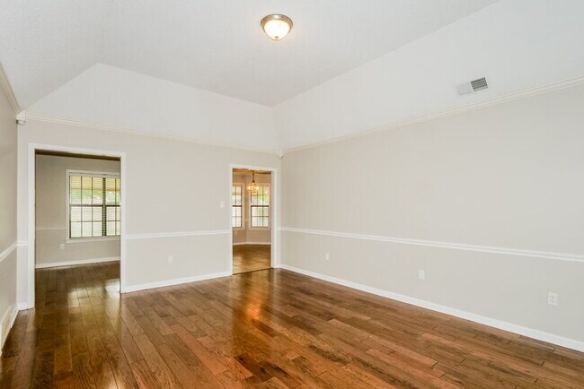 Foto del edificio - 6869 Quailfield Ln