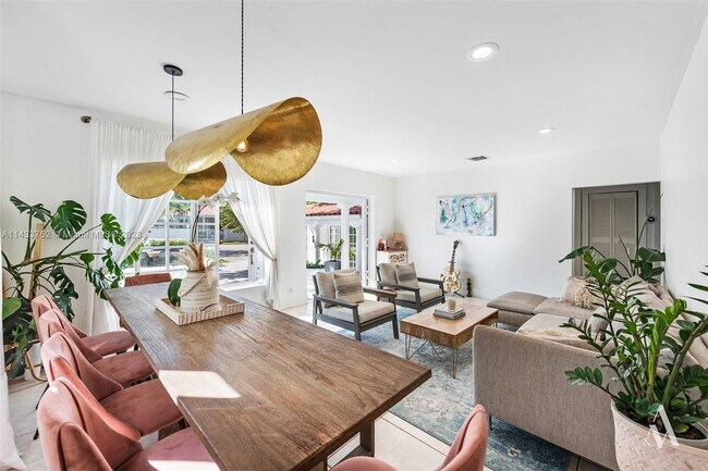 Foto del edificio - 1315 S Biscayne Point Rd