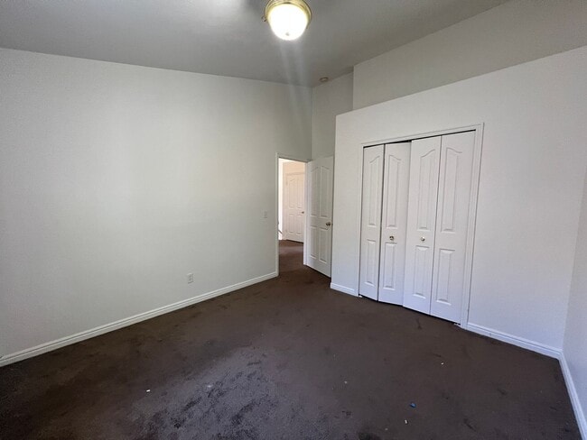 Building Photo - 652 N 2720 E