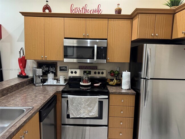 Foto del edificio - 9446 SW 140th Ct