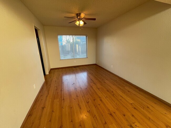Building Photo - Beautiful Suisun Home!