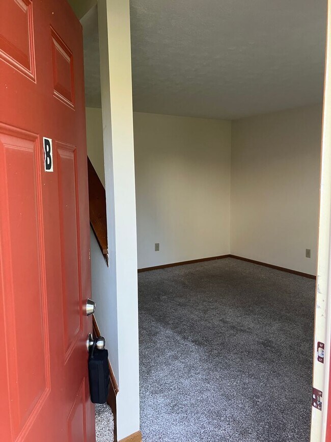 Foto del edificio - Spacious 2-Bedroom Living in a Quiet Community Available July!
