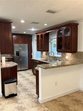 Building Photo - 230 SW 30th Ave