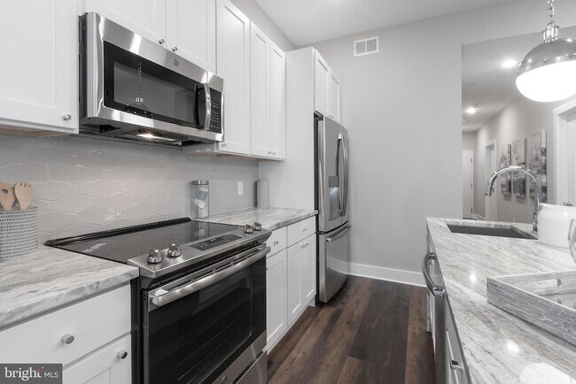 Foto del edificio - 1555 Ridge Ave