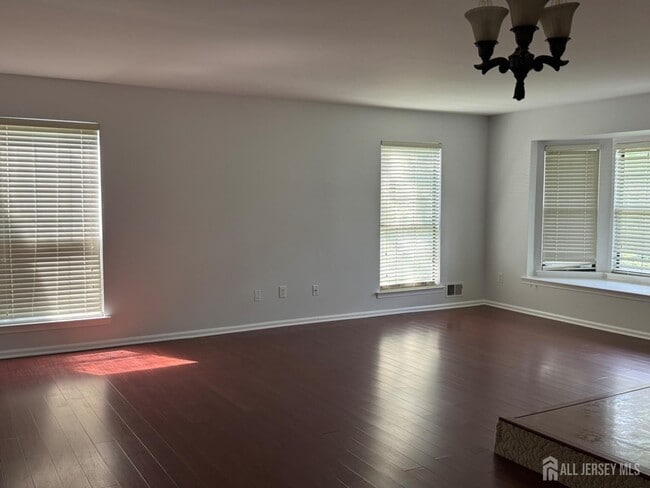 Building Photo - 2401 Timber Oaks Rd