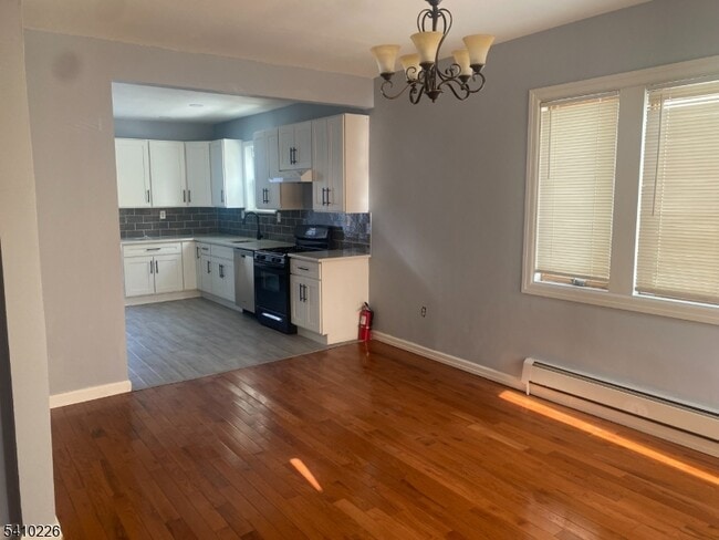 Building Photo - 17 Walnut Terrace