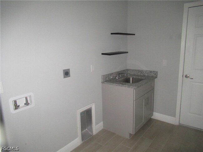 Building Photo - 4202 NW 32nd Ln
