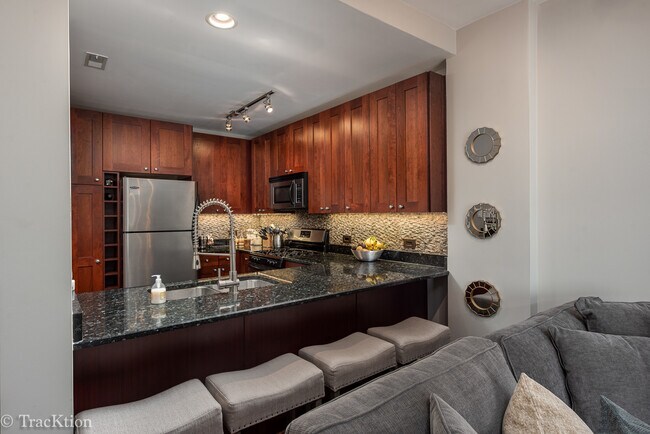 Foto del edificio - 657 W Fulton St