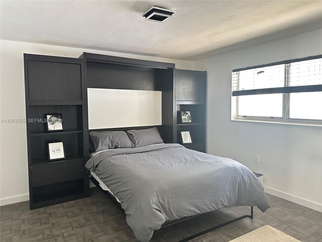 Foto del edificio - 812 NW 55th Terrace