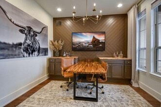 Building Photo - 2401 Sunset Vista Cir