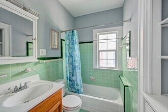 Building Photo - 512 W Pierce St