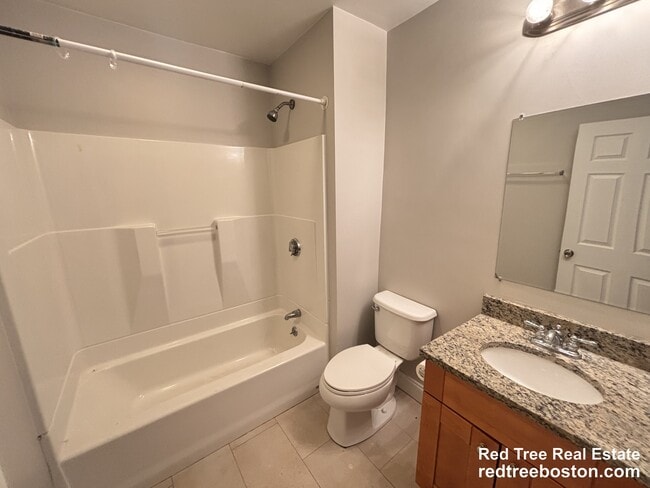 Building Photo - 76 Egmont St