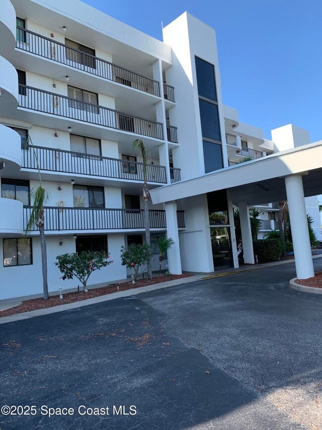 Building Photo - 300 Columbia Dr