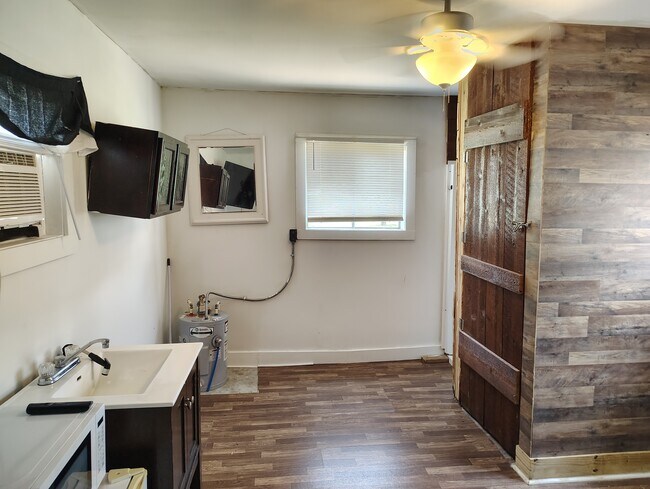 Foto del edificio - 398 Cook Rd