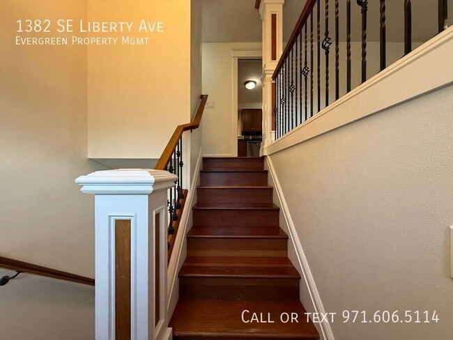 Building Photo - 1382 SE Liberty Ave