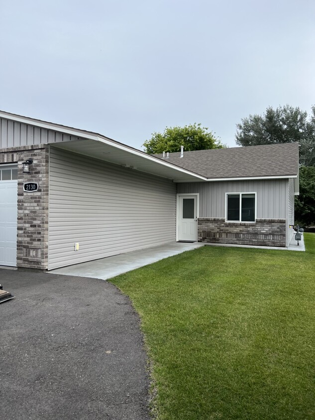 Primary Photo - 2130 E Olympic Ave