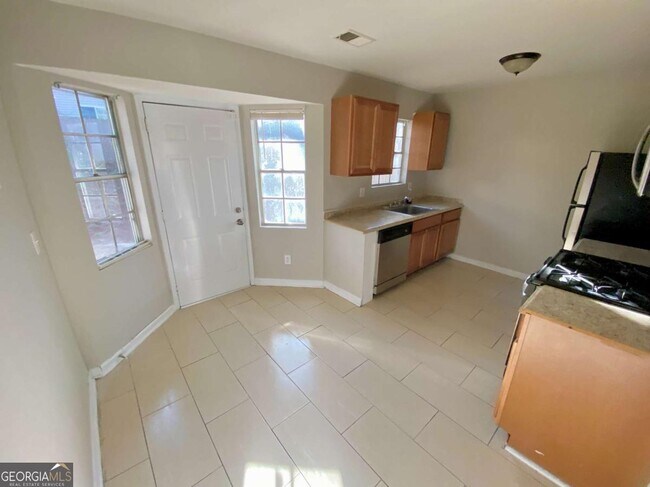 Building Photo - 709 Pine Tree Trail