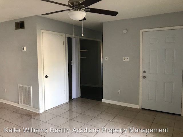 Building Photo - 2 br, 1 bath House - 136 Humming Bird Unit B