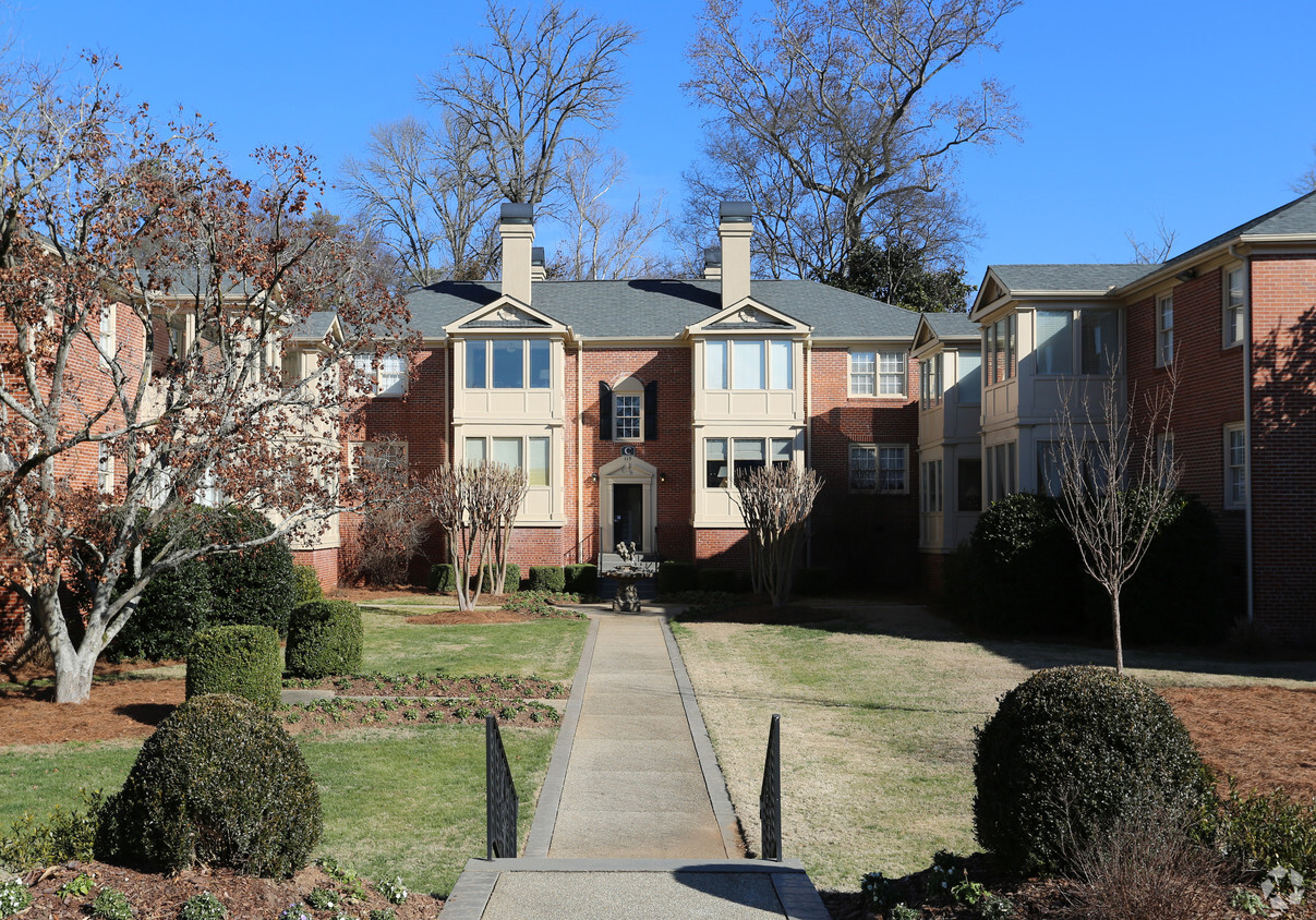 Primary Photo - Peachtree Memorial Crest