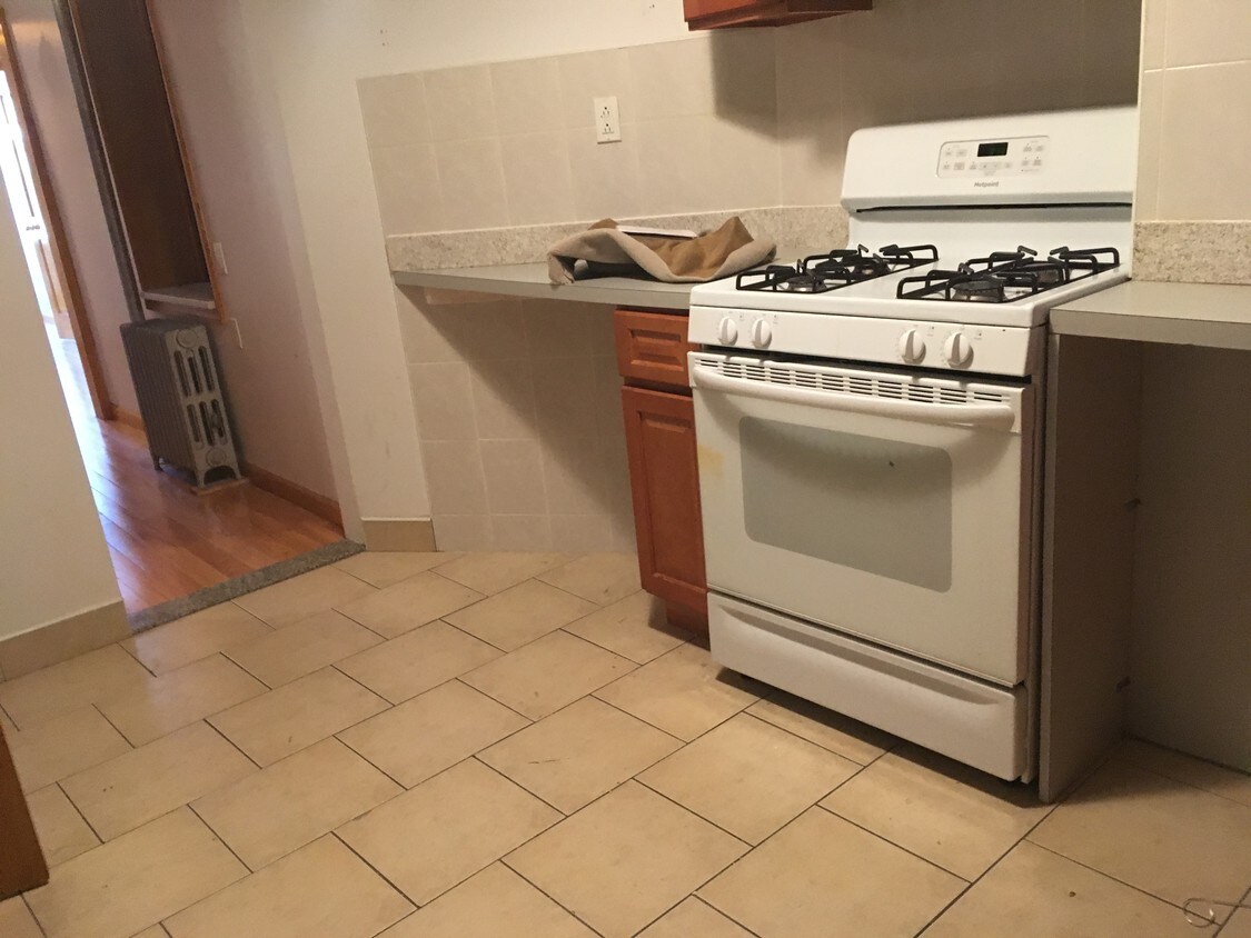 37 Henry St, New York, NY 10002 Rentals in New York at 37 Henry St New