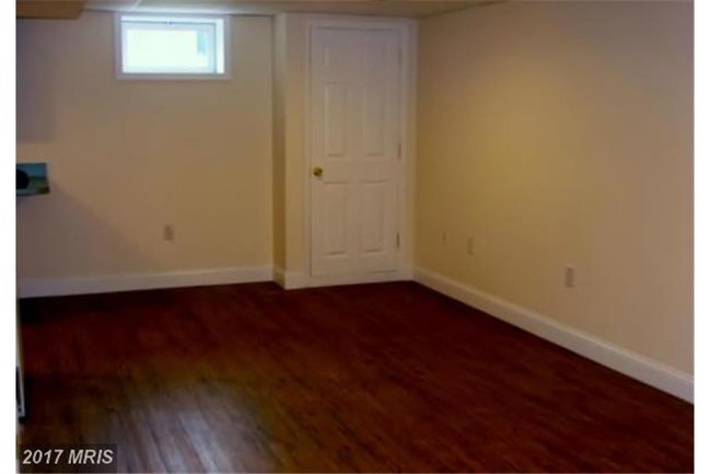 Building Photo - 2554 Hillside Dr