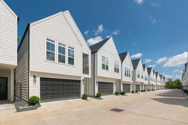 Foto del edificio - 5715 White Magnolia St.