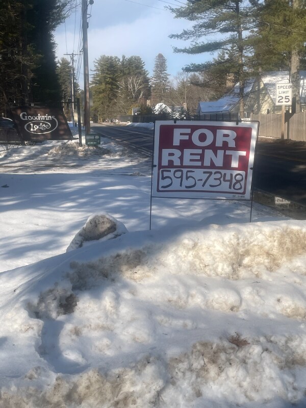 Building Photo - 686 Sebago Rd