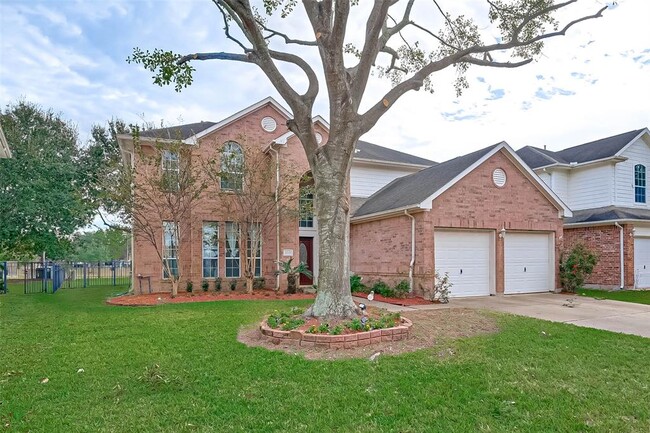 Building Photo - 8846 Gas Light Village Dr