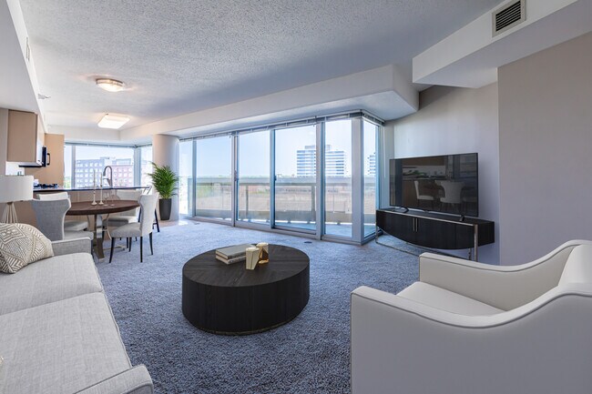 Foto del edificio - 1720 Maple Ave
