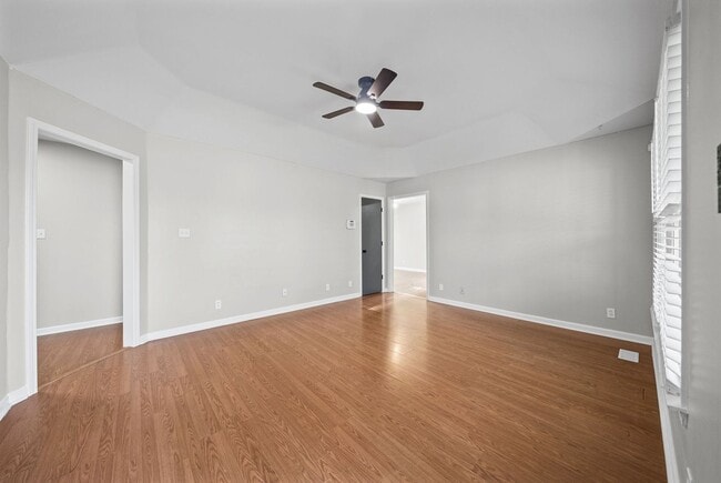 Foto del edificio - 3 Bedroom 1 1/2 Bath Renovated Home For Rent!