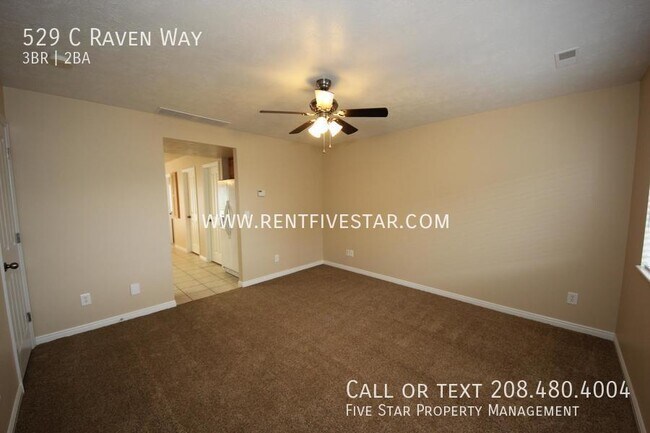 Foto del edificio - 529 Raven Way