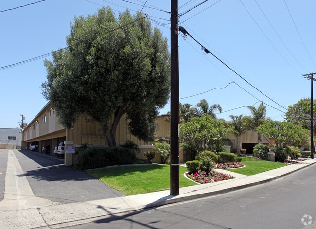Building Photo - Watch Hill Apartments