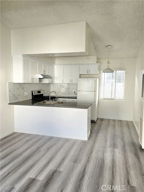 Building Photo - 208 N Catalina Ave