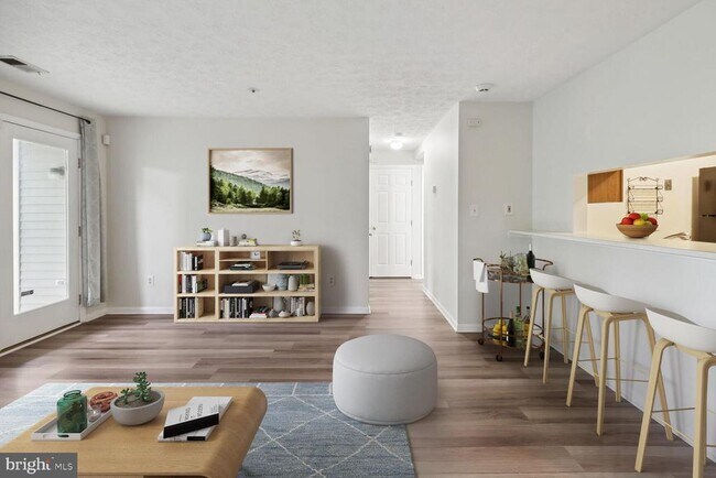 Foto del edificio - 4716 Dorsey Hall Dr