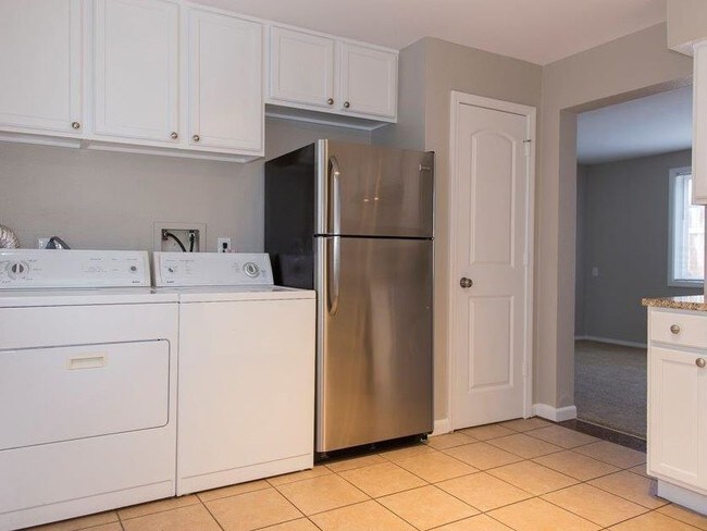 Building Photo - 2445 Lawrence St