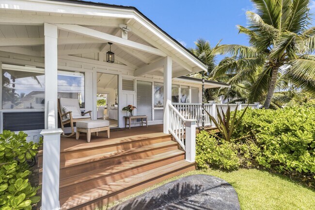 Foto del edificio - Private Luxury Home, Steps from the Beach w/ AC: Ranch Beach House Estate