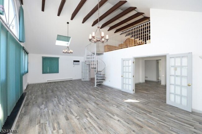 Foto del edificio - 426 Union Blvd